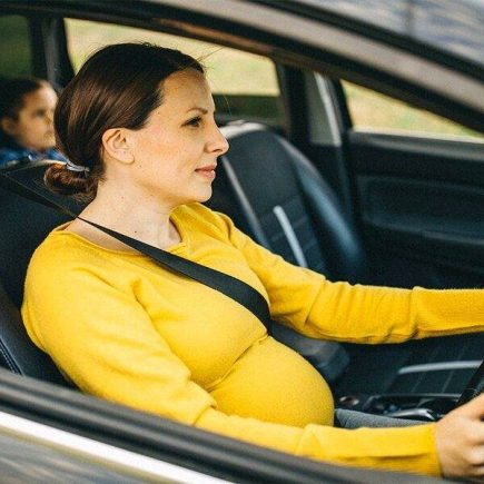 Pregnant women behind the wheel