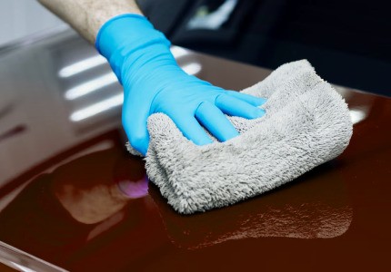 hand washing car by LadyAutoBlog.com