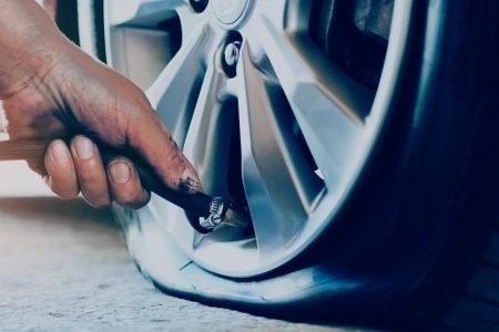 Top 10 Best Tools for Flat Tire Change Service