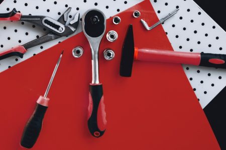 Important car tools in table by LadyAutoBlog.com